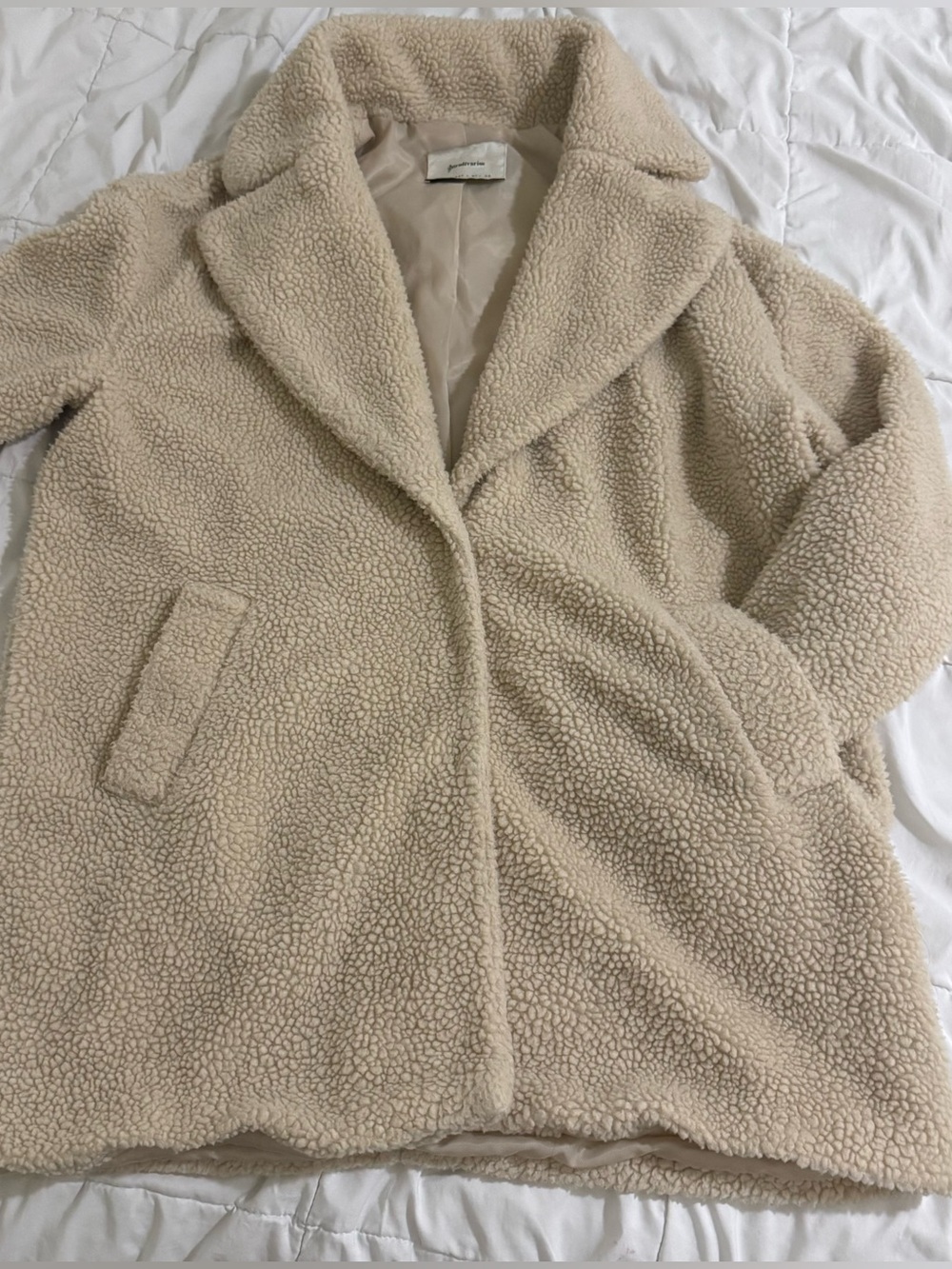 Stradivarius Plush Teddy Jacket in Cream - Picture 2 of 9